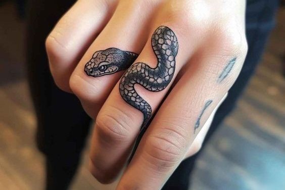 Женские тату на пальцах (8)