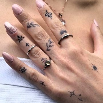 Женские тату на пальцах (26)