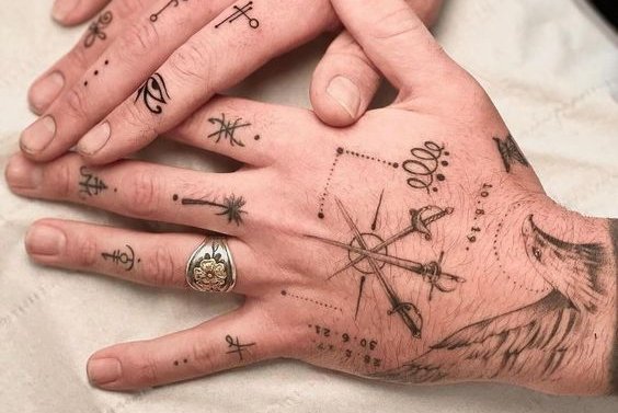 мужские тату на пальцах (5)